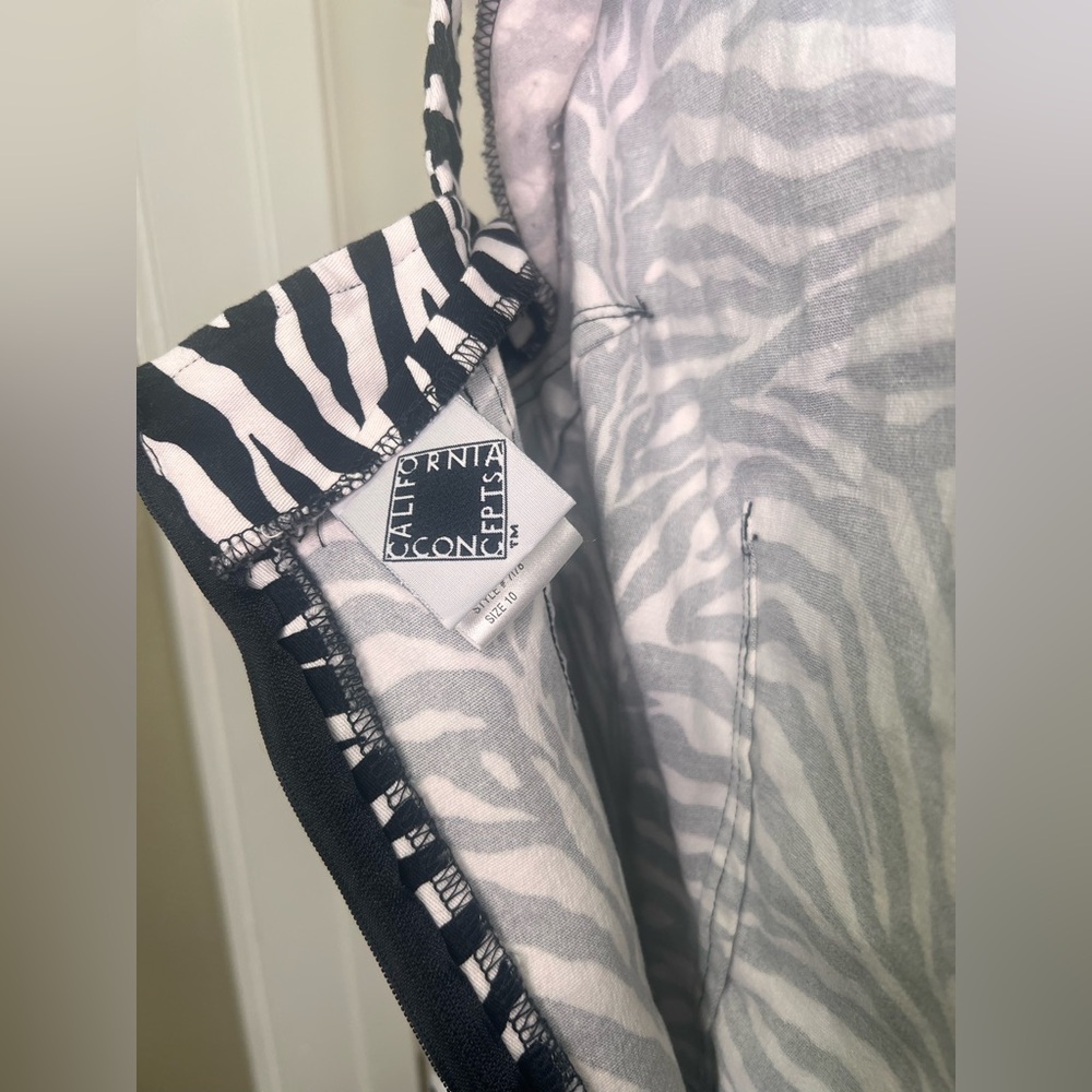 California Concepts Vintage Zebra Print Sleeveless Pencil Dress. - Picture 5 of 8